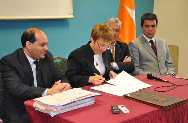 firma_decreto_puerto
