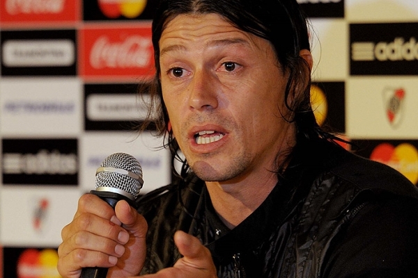 Almeyda press12