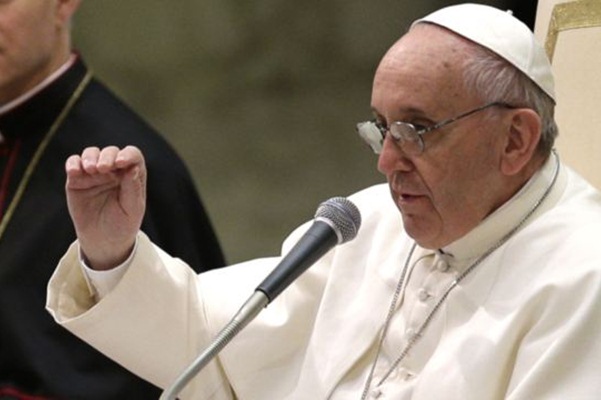 El Papa Francisco dijo que le gustaría ver “una iglesia pobre y para los pobres”. 
