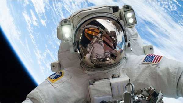 selfie espacial