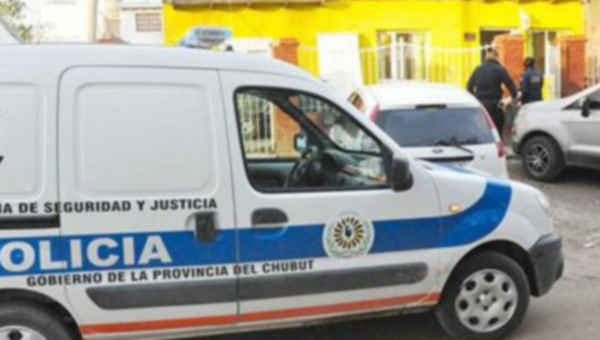 La policía secuestró armas en el domicilio del empresario Omar Segundo. Foto: Gentileza La Jornada