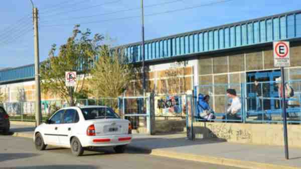 El exterior de la escuela a la que concurren las estudiantes protagonistas del último incidente. 