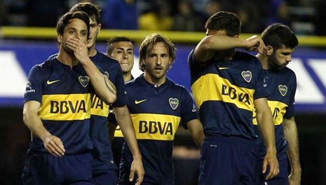Boca se retiró silbado en la Bombonera.