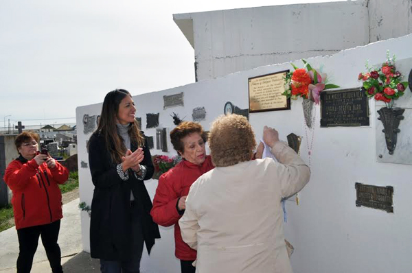 colazo_cementerio_placa