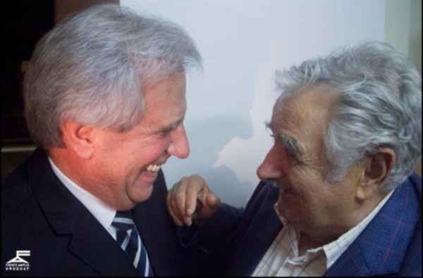 Tabaré Vazquez celebró junto al presidente saliente José Mujica.