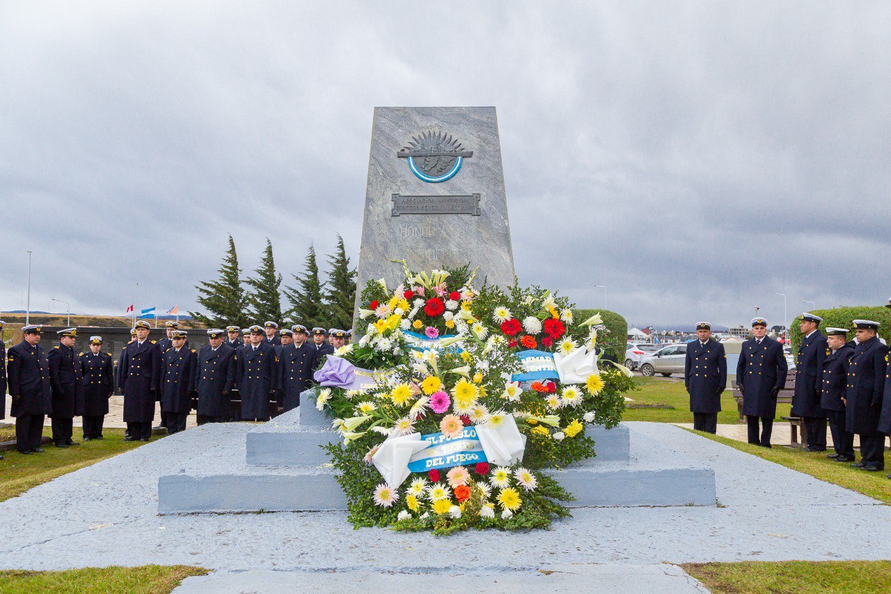 Sentido homenaje a 40 años del hundimiento del Crucero General Belgrano