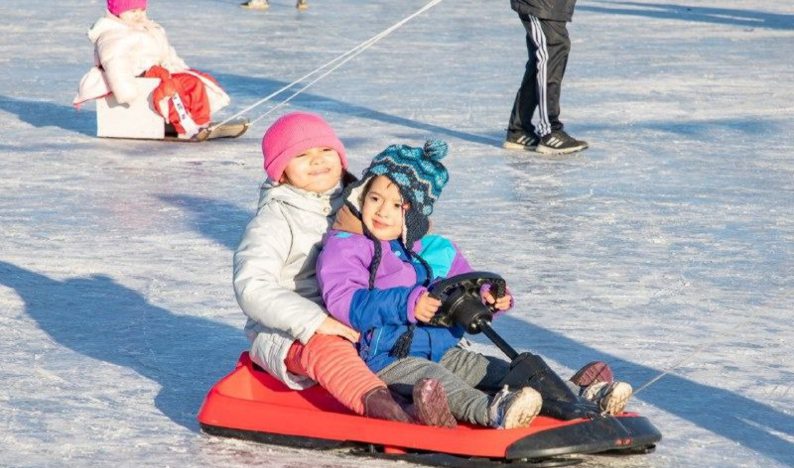 Ahora mismo: invitan a disfrutar en familia de la pista de patinaje
