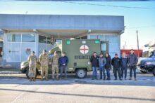 tolhuin el ejército presenta una nueva ambulancia para el trabajo conjunto con el municipio