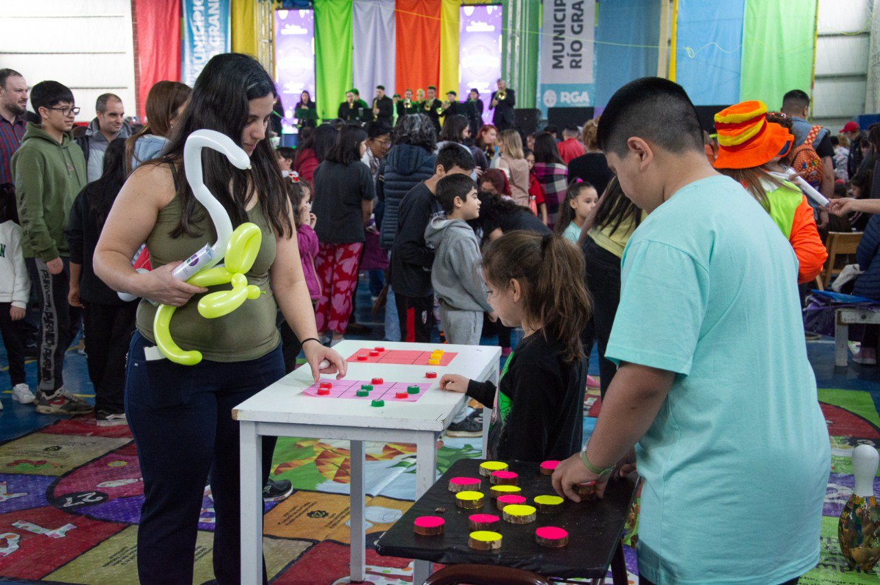 comenzaron los festejos para las familias en el mes de las infancias