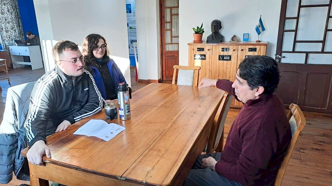 museo pensar malvinas cuenta con un libro realizado por estudiantes de la ciudad de merlo