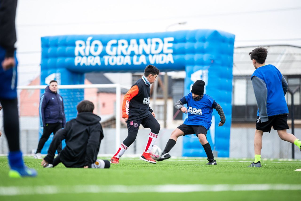 «Río Grande tiene la primera cancha de Futbol 11 de la Patagonia homolagada por FIFA»