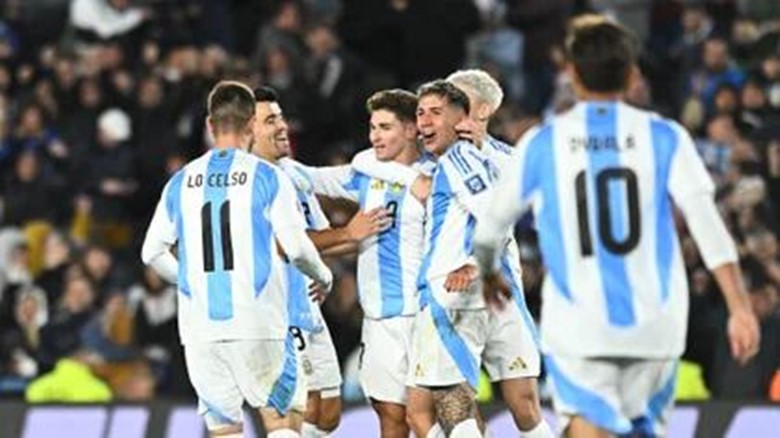 Argentina goleó a Chile y sigue firme liderando las Eliminatorias