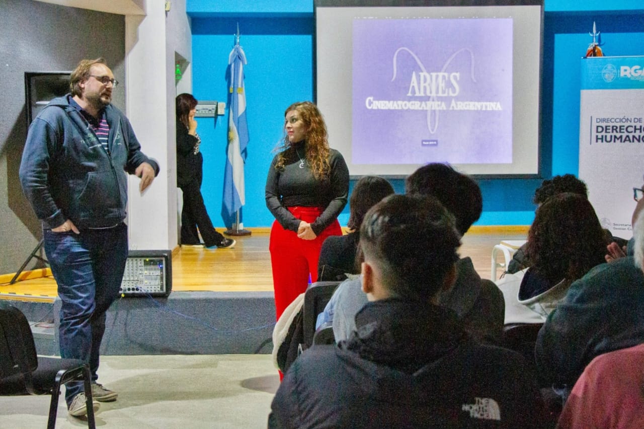 Estudiantes participaron de un cine-debate sobre «La noche de los lápices»