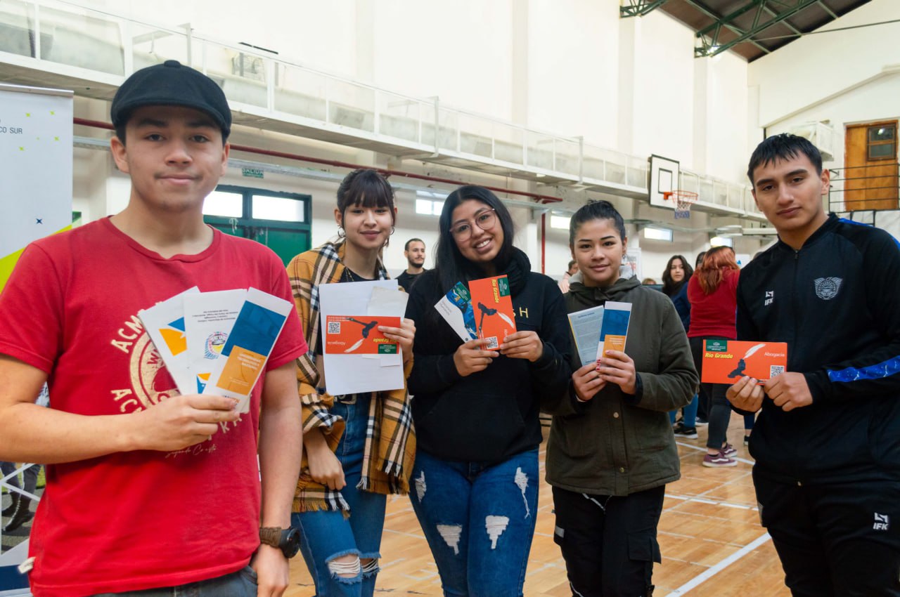 Más de 20 instituciones de cada ciudad en la Expo Carreras y Oficios