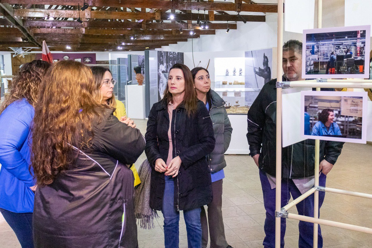 muestra fotogrÁfica “mujeres metalÚrgicas” en el museo virginia choquintel