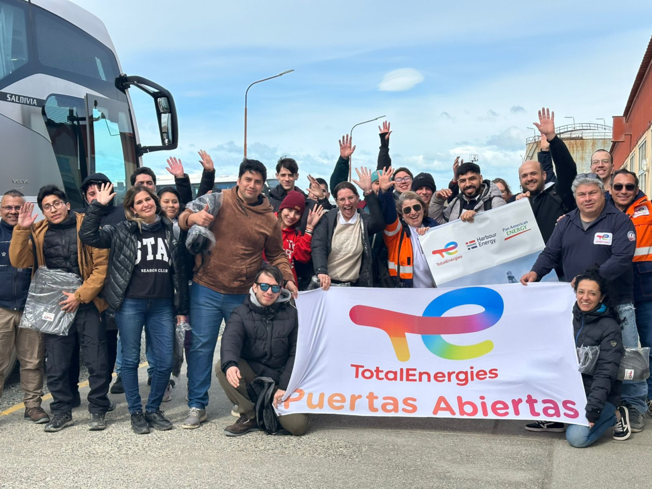 Alumnos de ingeniería de la UTN visitaron la planta de Total Austral