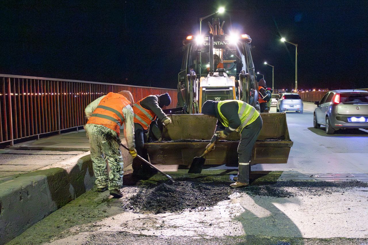 Siguen las reparaciones en el Puente General Mosconi