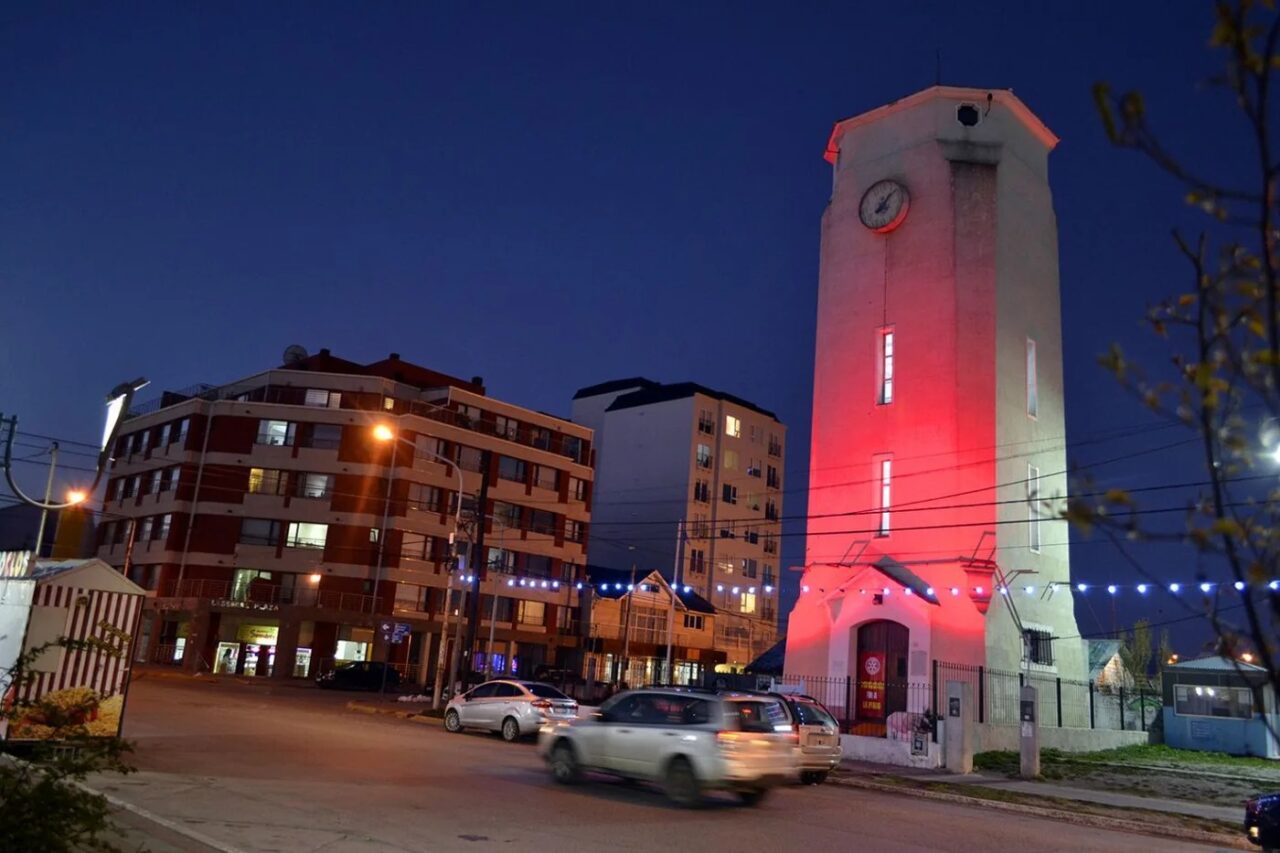 Este jueves, la Torre de Agua se iluminará de rojo por el Día Mundial contra la Polio