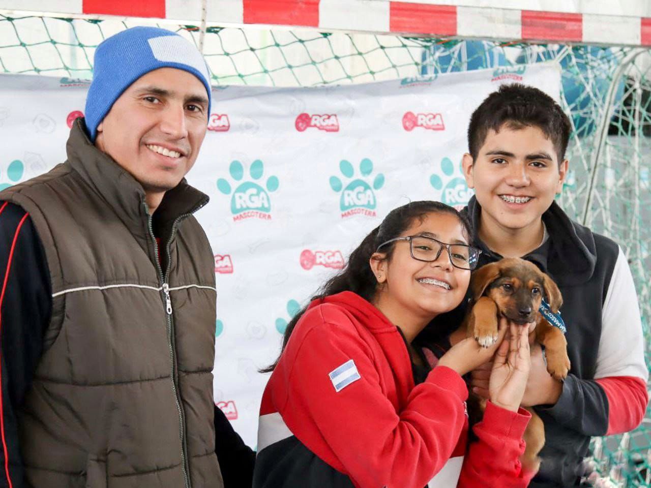 Jornada de adopción responsable, vacunación y chipeo de mascotas