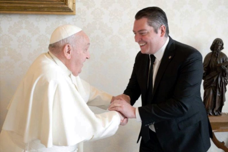 Martín Perez, recibido por el Papa Francisco en el Vaticano