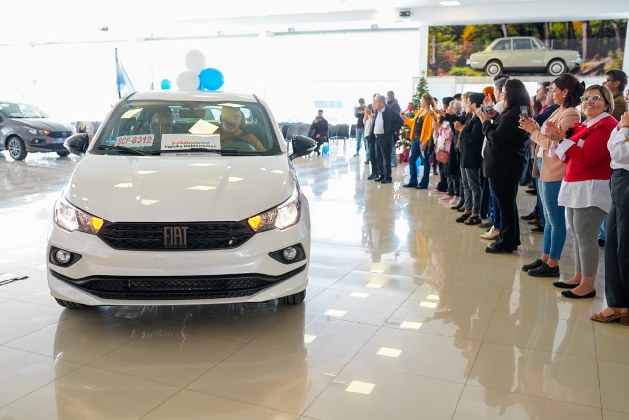 nueva entrega de autos 0km a taxistas y remiseros de río grande