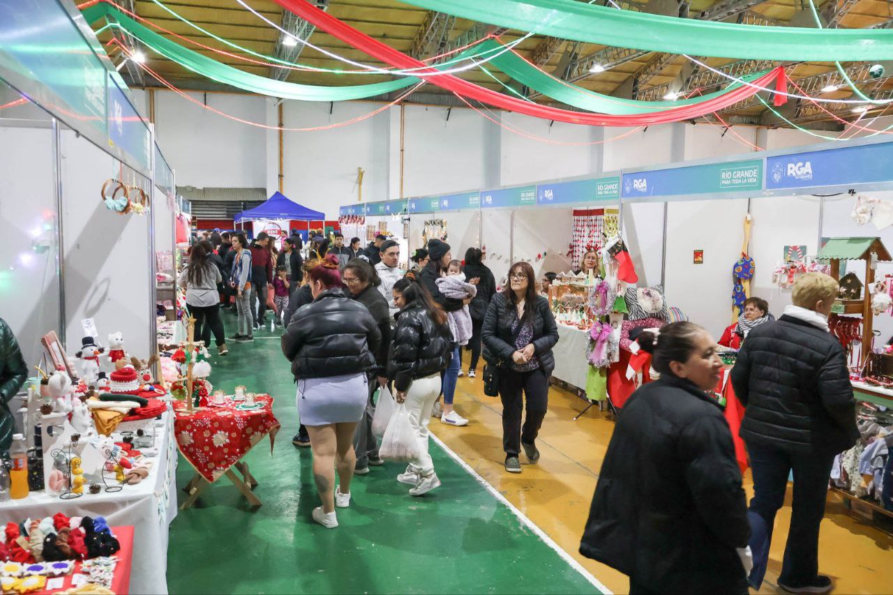 Se llevó a cabo la cuarta edición del Mercado Navideño