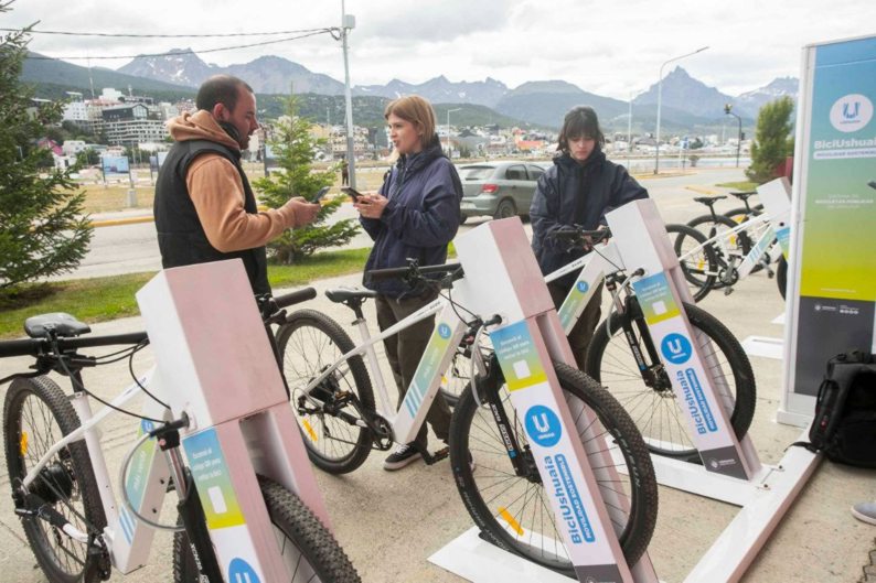 El Municipio de Ushuaia puso en marcha las primeras estaciones de bicicletas eléctricas