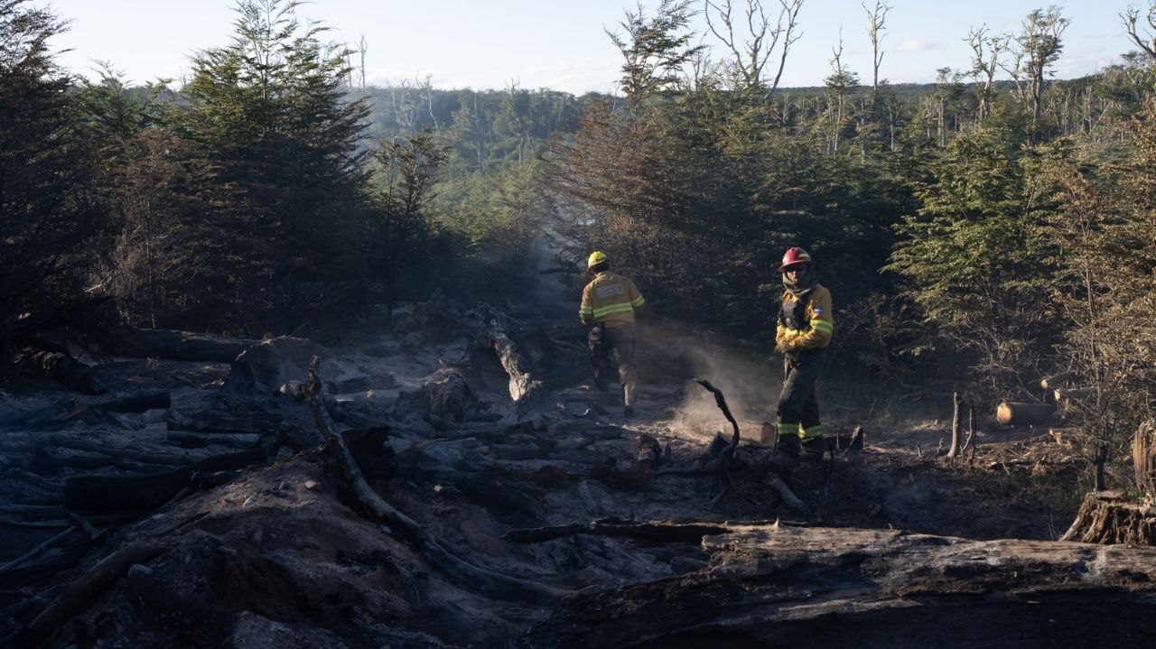 Creen que un rayo podría haber causado el incendio en la zona del paso Bella Vista