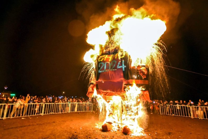 Tolhuin despidió el 2024 con la tradicional Quema del Muñeco