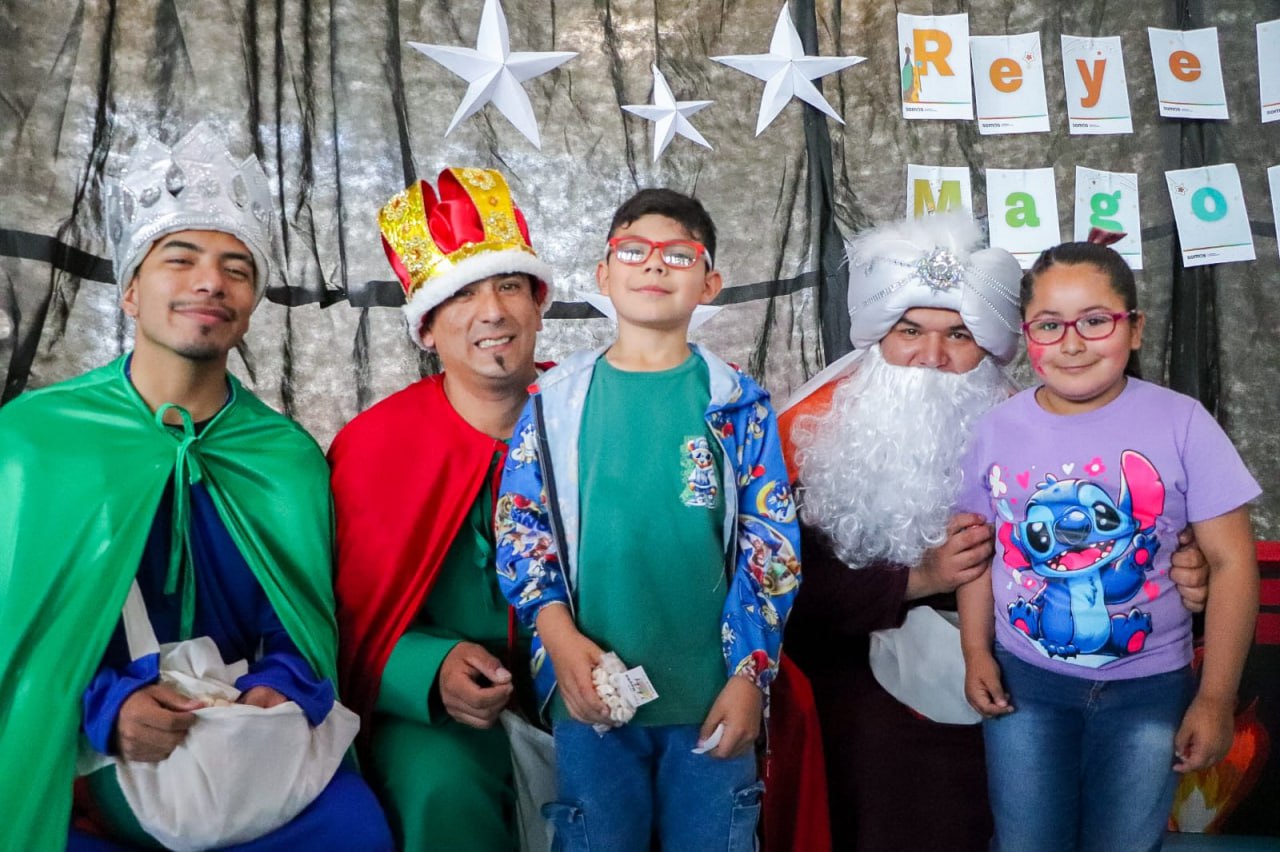 Los Reyes Magos continúan su travesía llevando alegría a toda la provincia