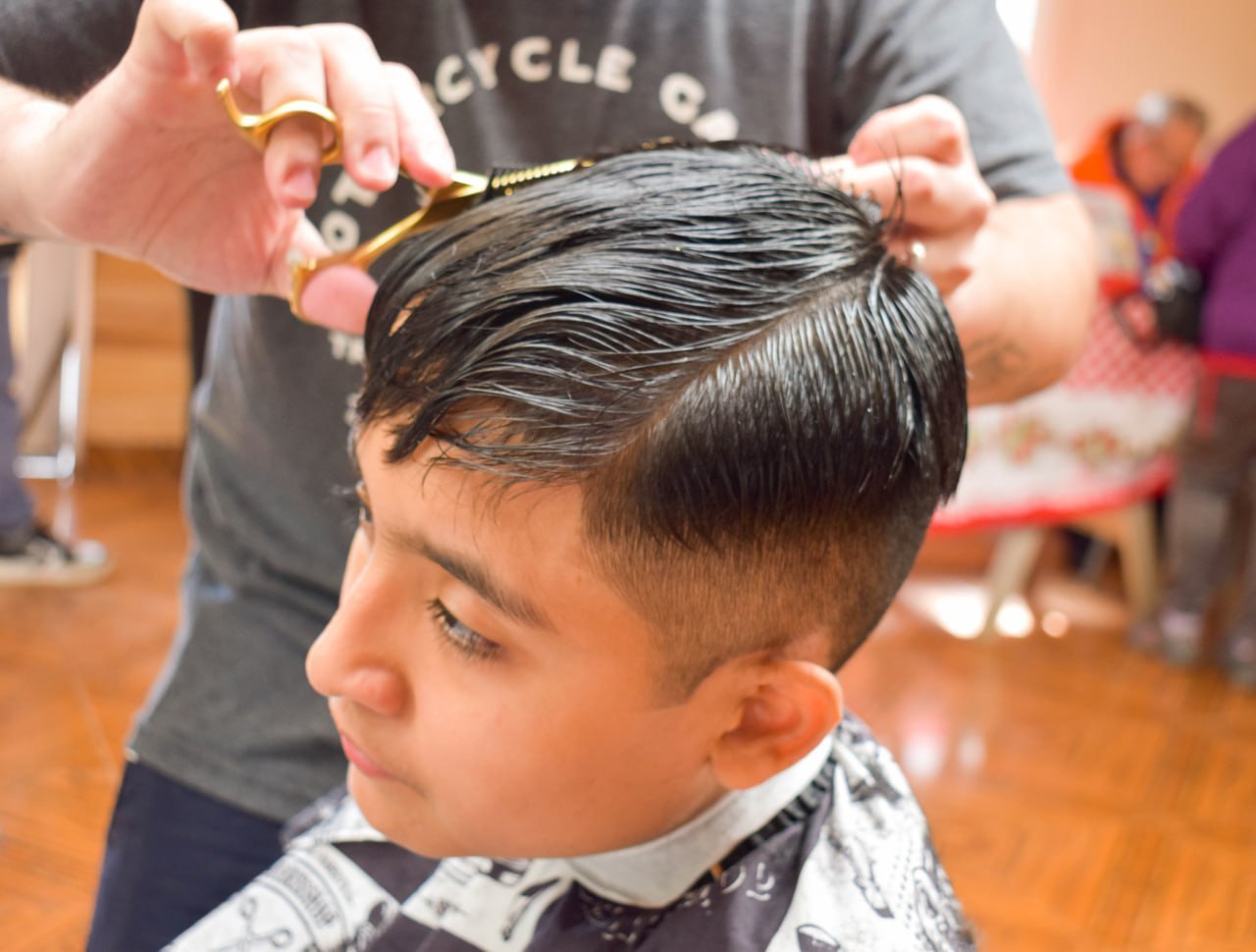 jornada bucodental con cortes de pelo gratuitos para las infancias en rÍo grande peluqueria