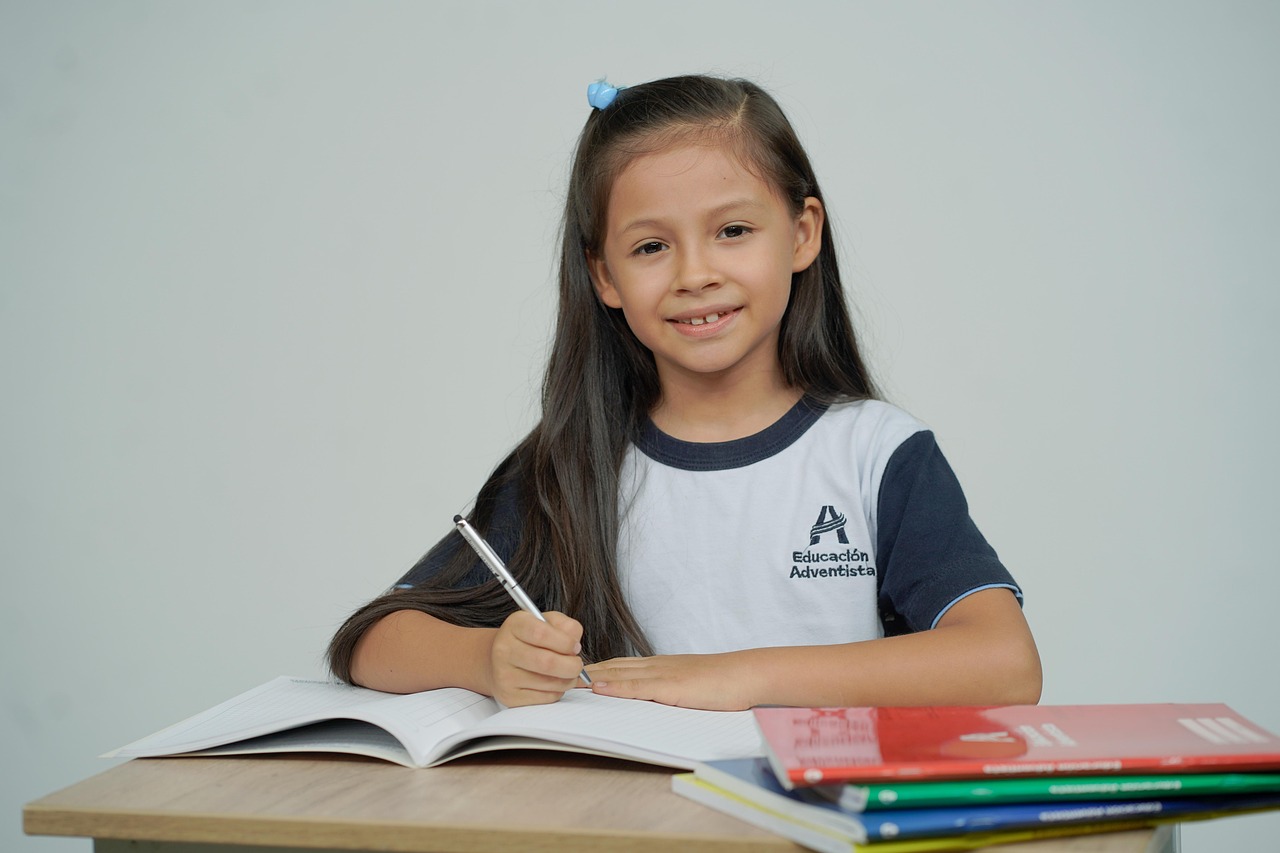 niña educación estudiante escuela