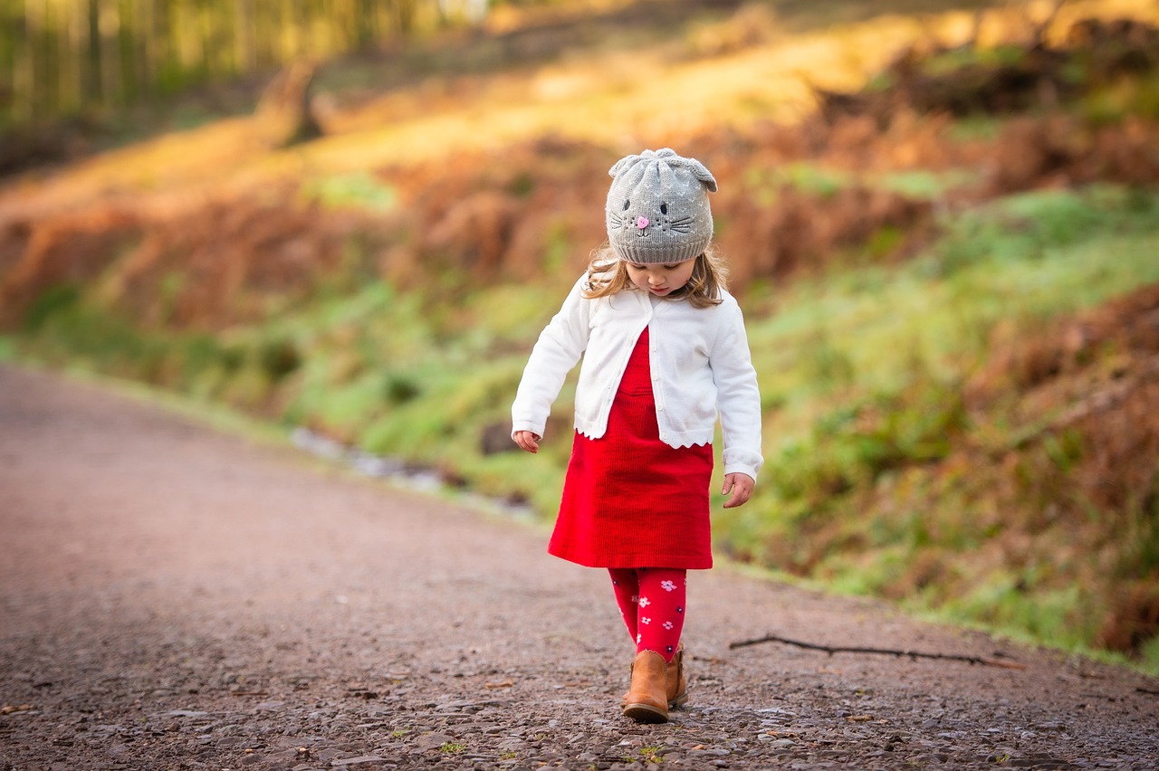 niña paseo